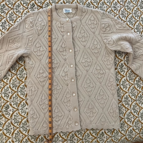 Vintage Wintuk Acrylic Oatmeal Crewneck Cardigan with Scalloped Hem & Sleeves - Picture 8 of 12